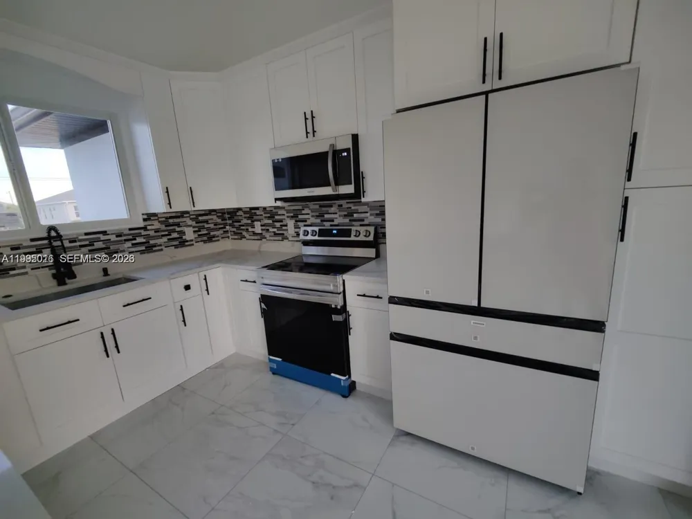 716 NW 37TH AVE Cape Coral, FL 33993