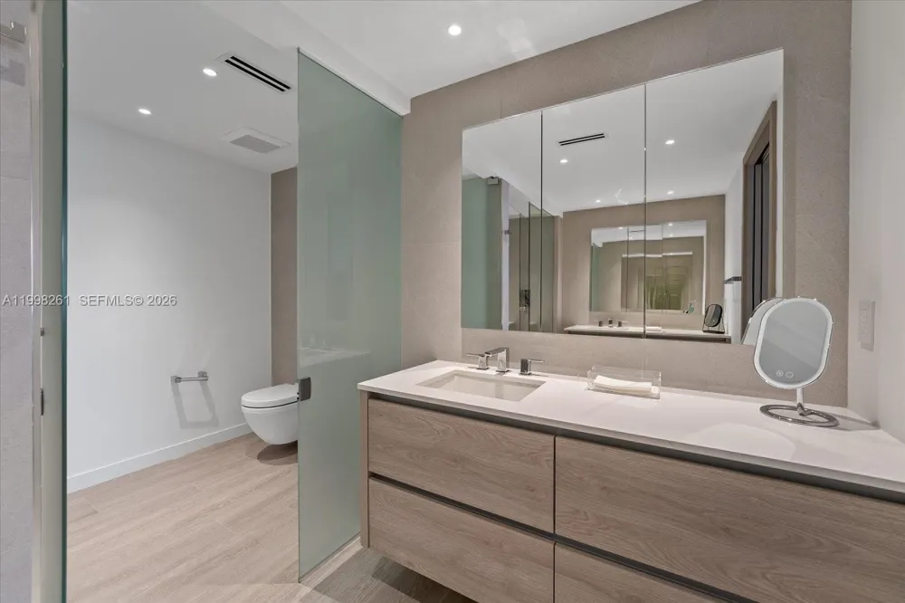 199 Ocean Lane Dr #1001 Key Biscayne, FL 33149