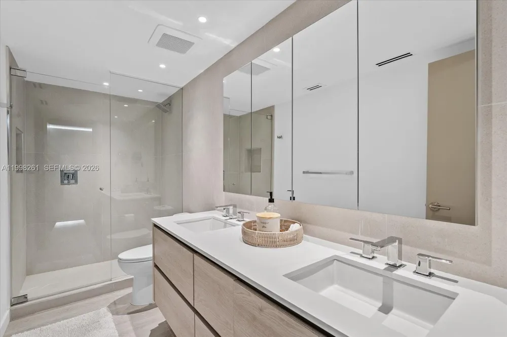 199 Ocean Lane Dr #1001 Key Biscayne, FL 33149