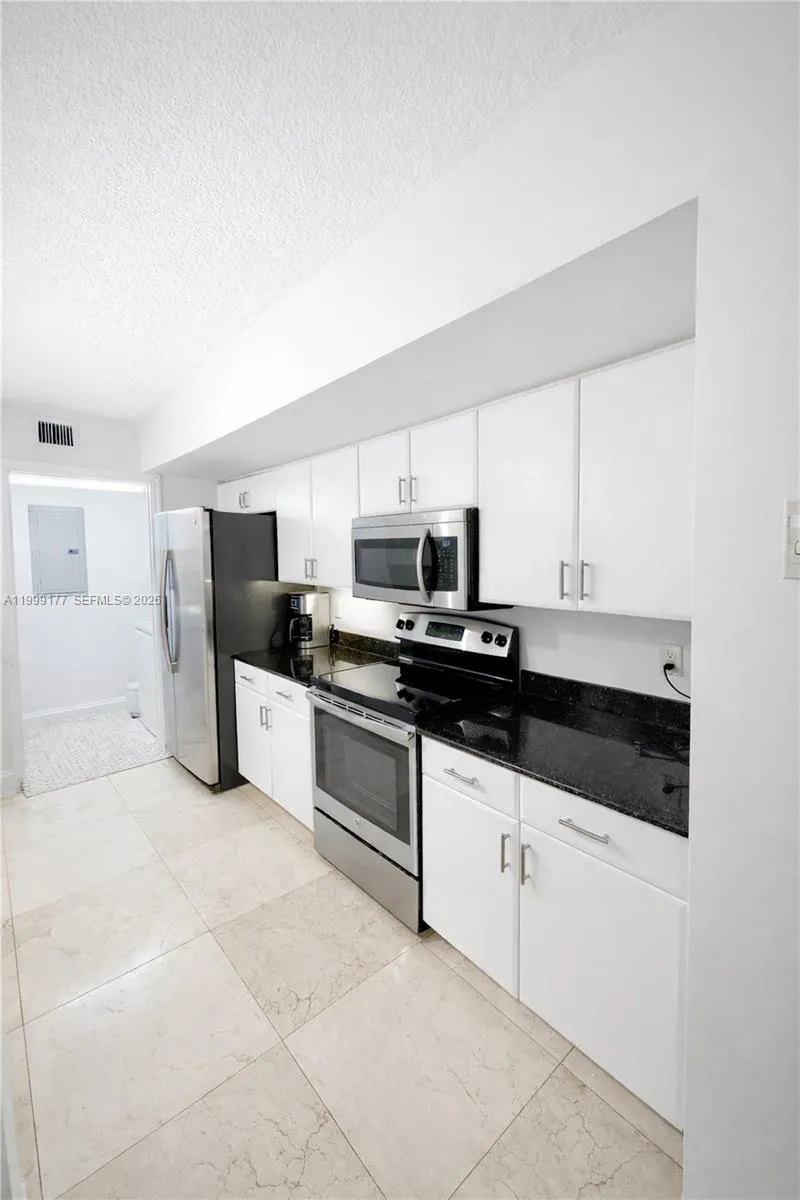 6917 Collins Ave #1611 Miami Beach, FL 33141