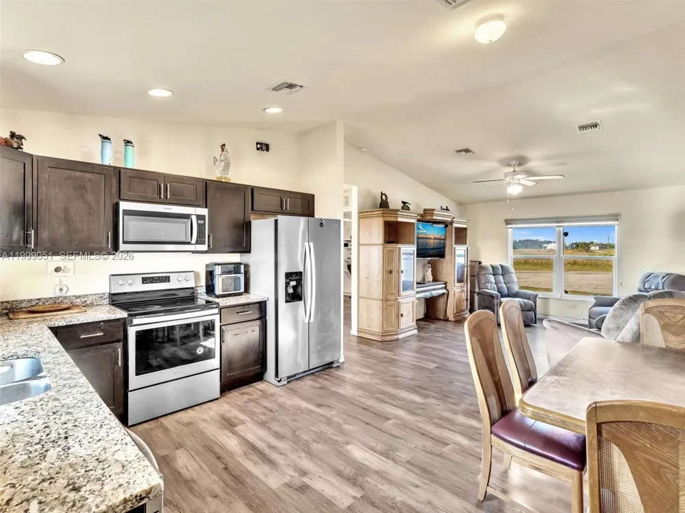 9006 ABEL La Belle, FL 33935