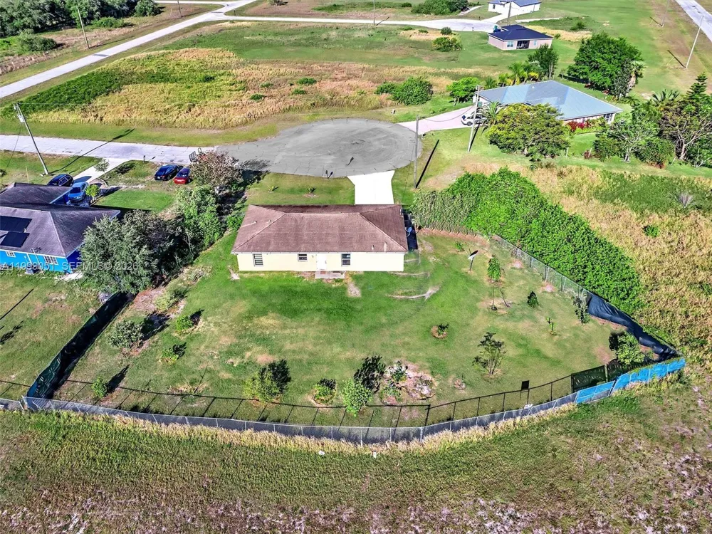 9006 ABEL La Belle, FL 33935