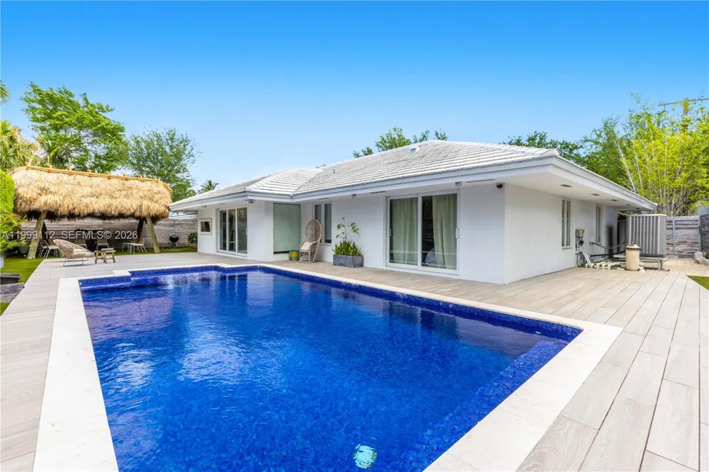 524 Warren Ln Key Biscayne, FL 33149