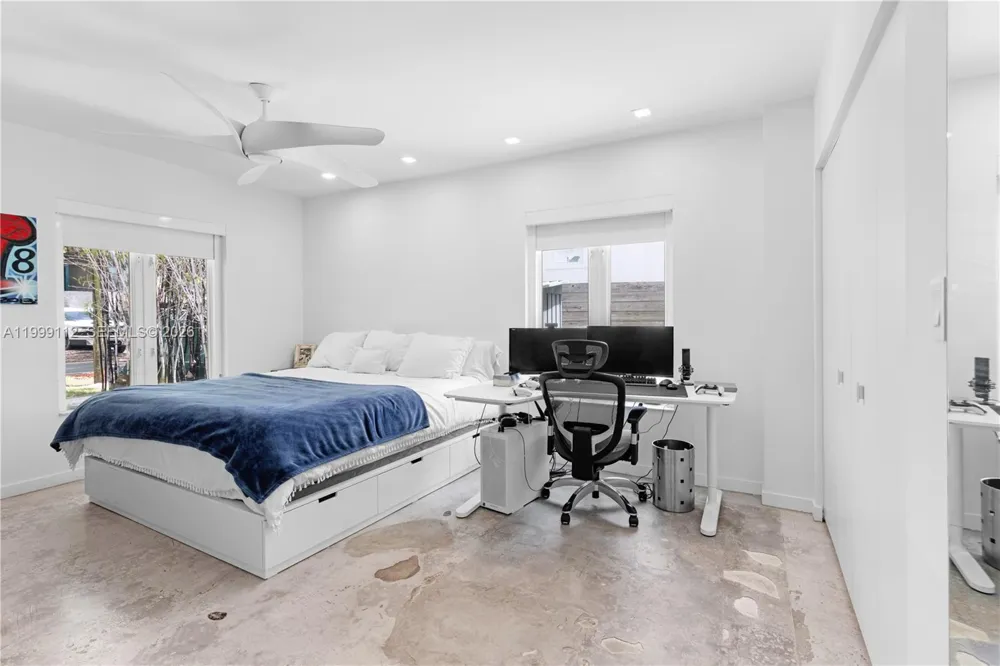 524 Warren Ln Key Biscayne, FL 33149