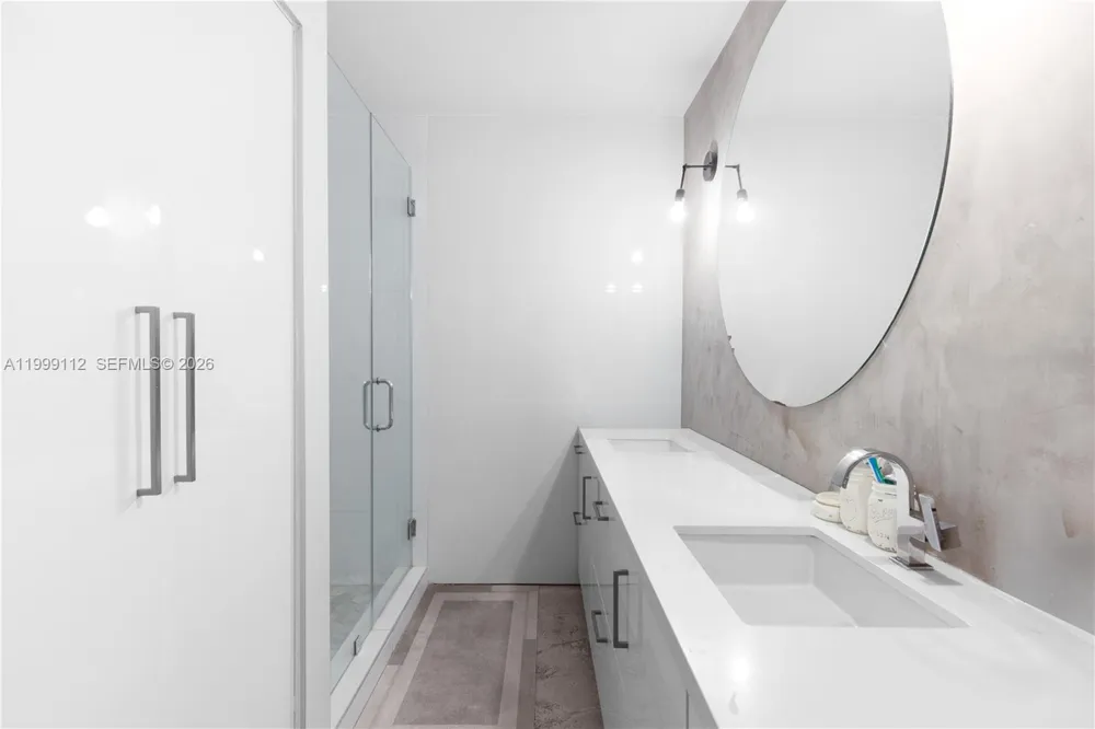 524 Warren Ln Key Biscayne, FL 33149