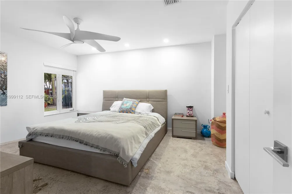 524 Warren Ln Key Biscayne, FL 33149