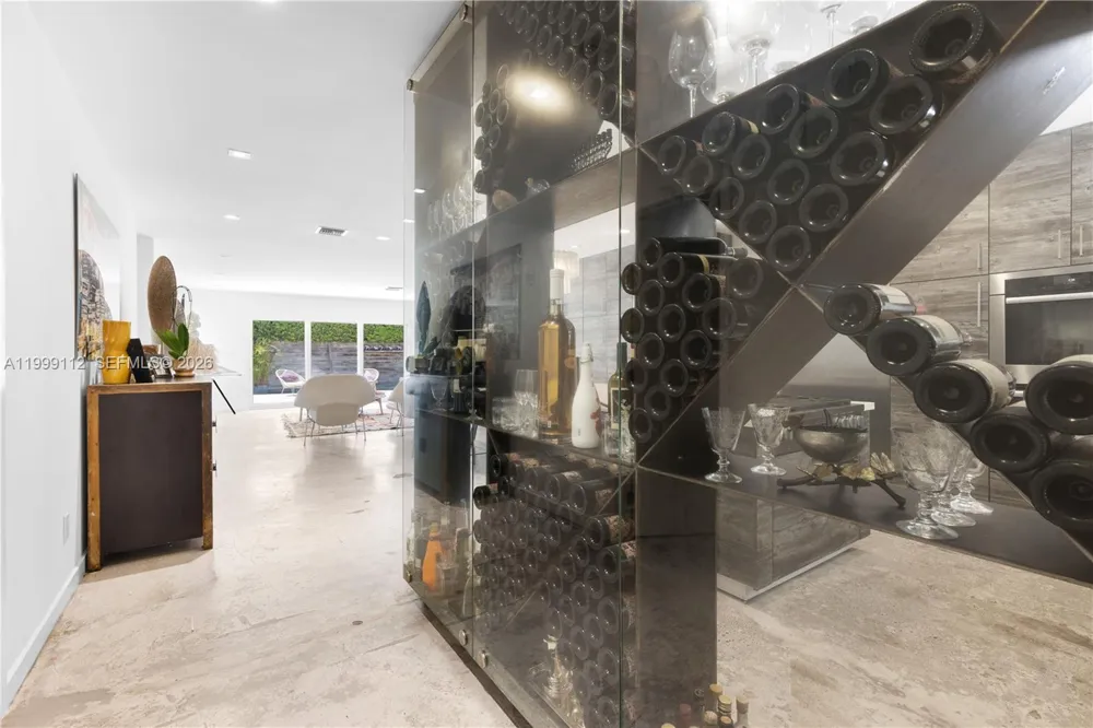 524 Warren Ln Key Biscayne, FL 33149
