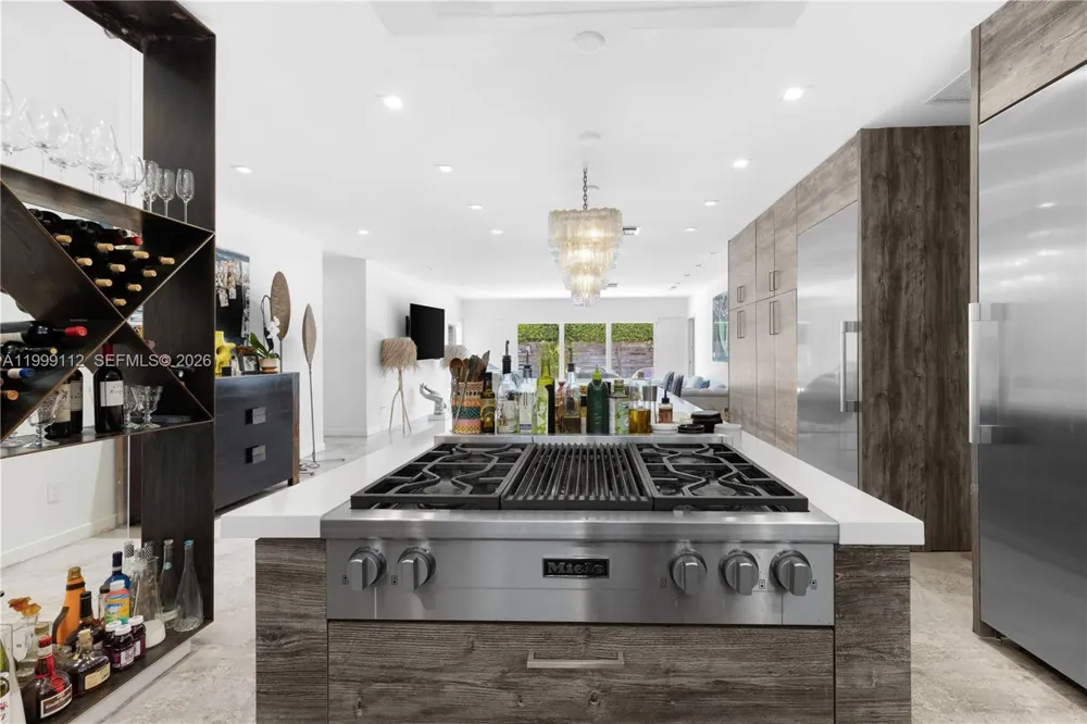 524 Warren Ln Key Biscayne, FL 33149