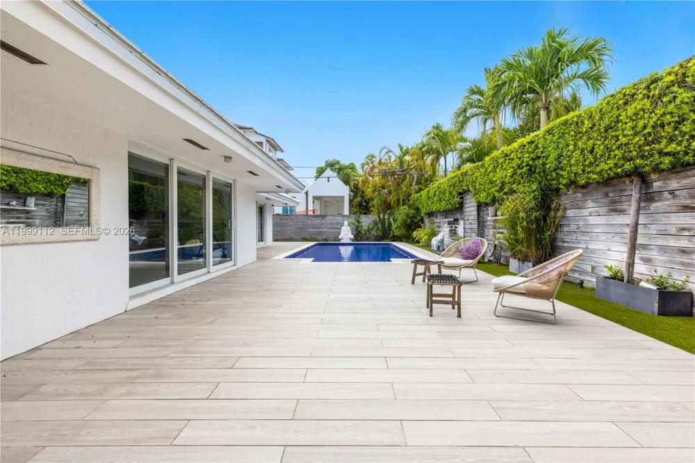 524 Warren Ln Key Biscayne, FL 33149