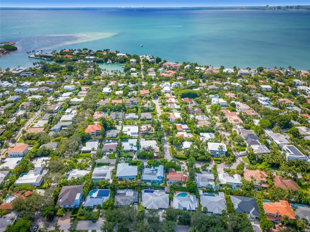 524 Warren Ln Key Biscayne, FL 33149
