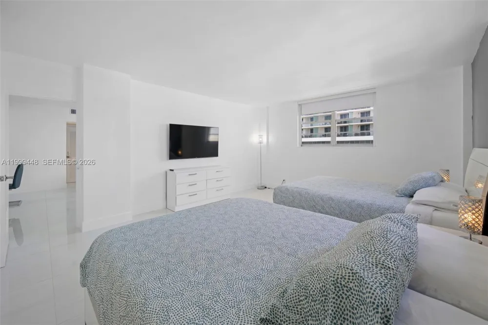 4001 S Ocean Dr #15B Hollywood, FL 33019