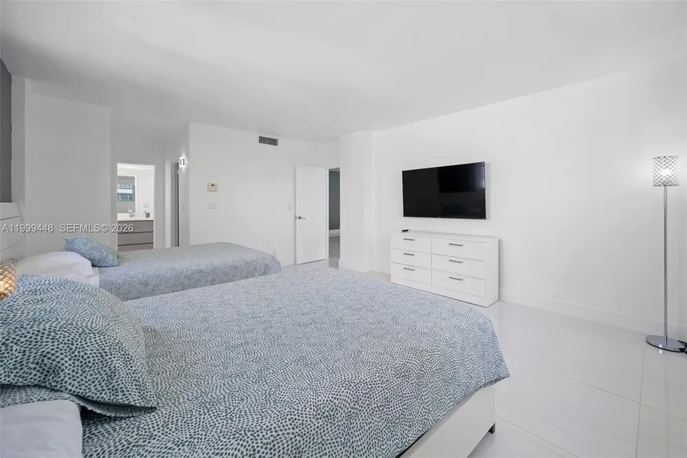 4001 S Ocean Dr #15B Hollywood, FL 33019