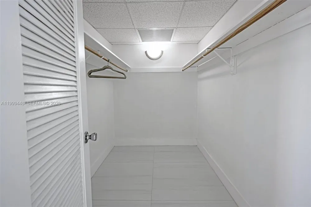 4001 S Ocean Dr #15B Hollywood, FL 33019