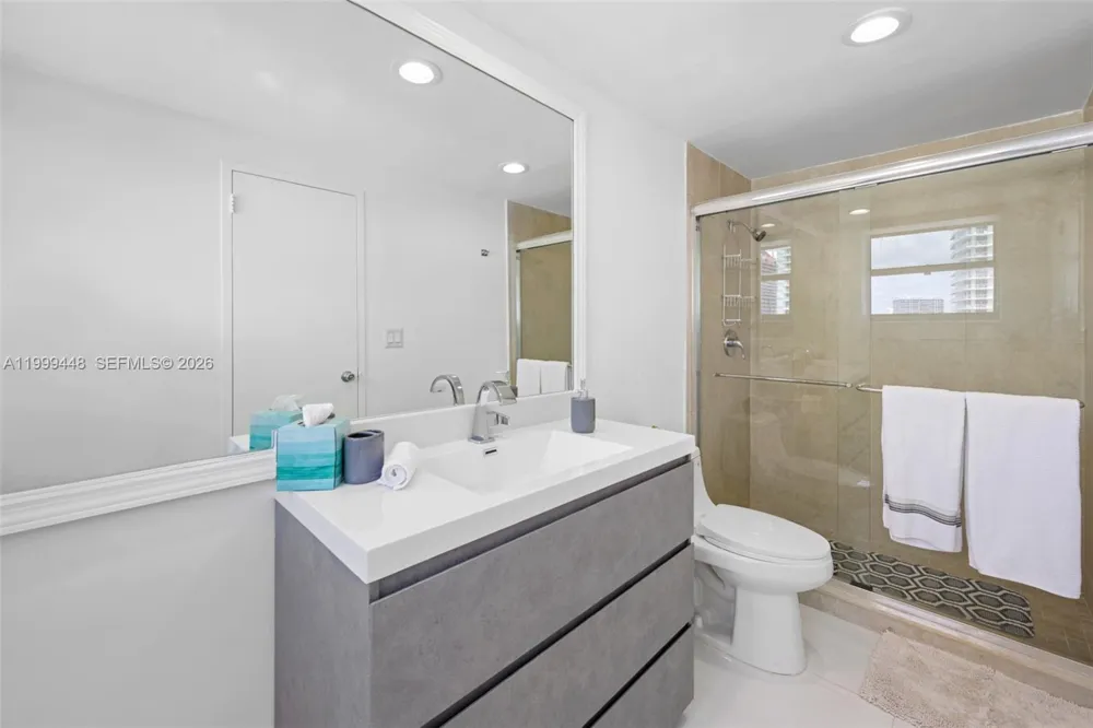 4001 S Ocean Dr #15B Hollywood, FL 33019