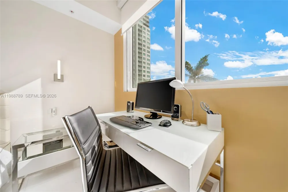 253 NE 2nd St #1109 Miami, FL 33132