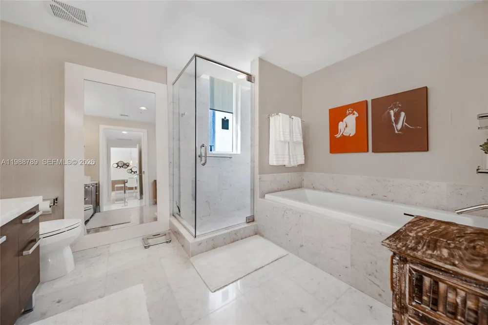 253 NE 2nd St #1109 Miami, FL 33132