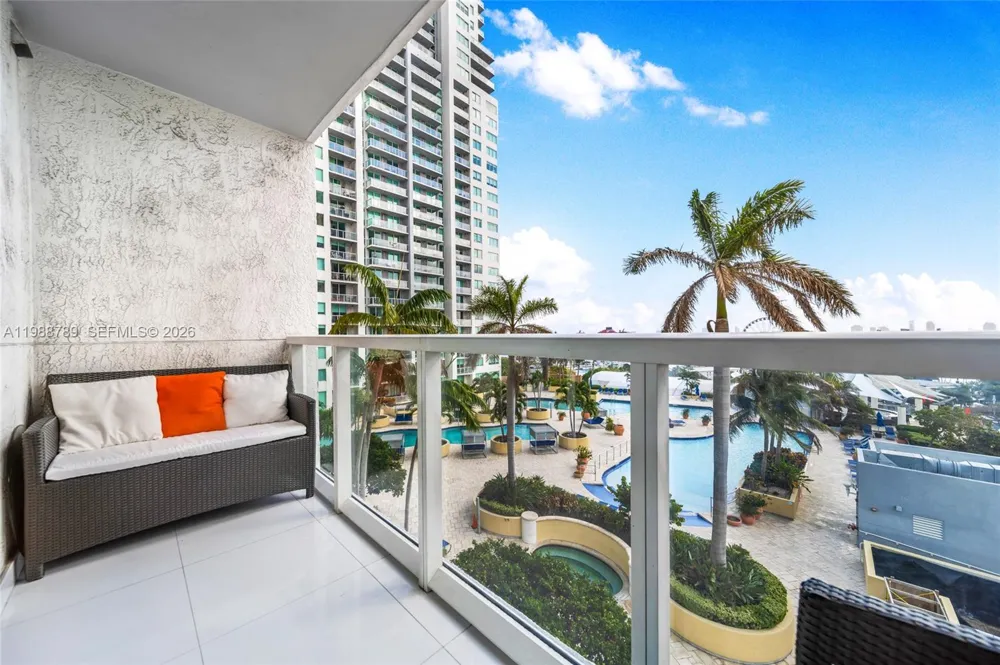 253 NE 2nd St #1109 Miami, FL 33132