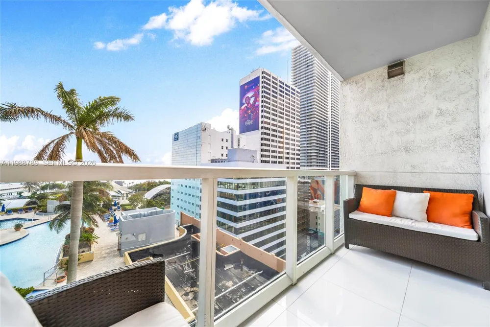253 NE 2nd St #1109 Miami, FL 33132
