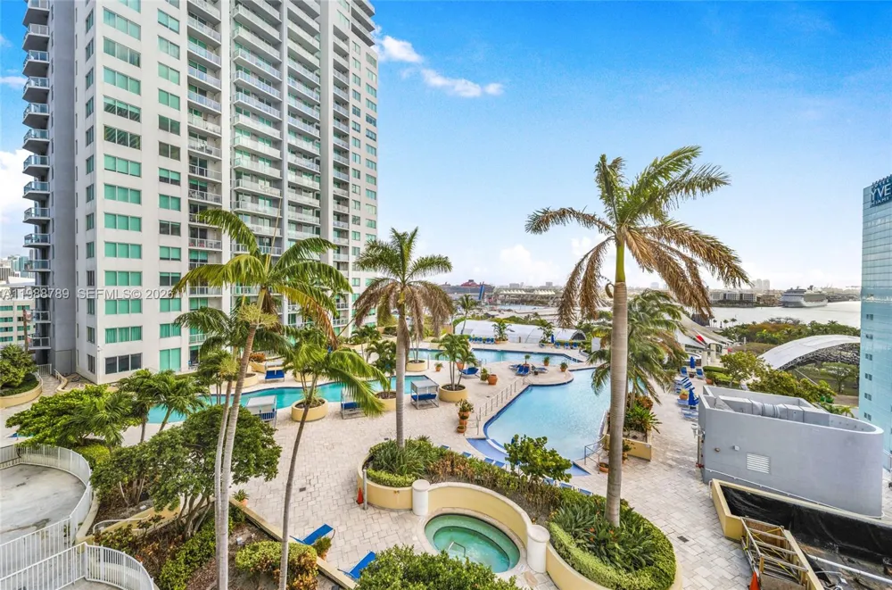 253 NE 2nd St #1109 Miami, FL 33132