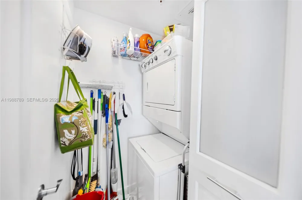 253 NE 2nd St #1109 Miami, FL 33132