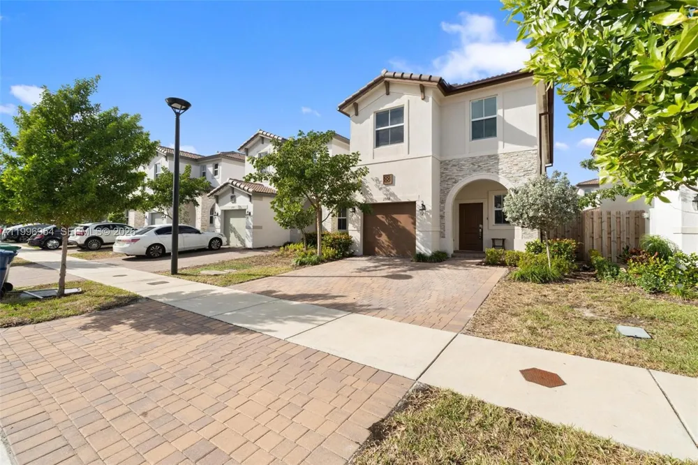 2357 NW 130th St Miami, FL 33167