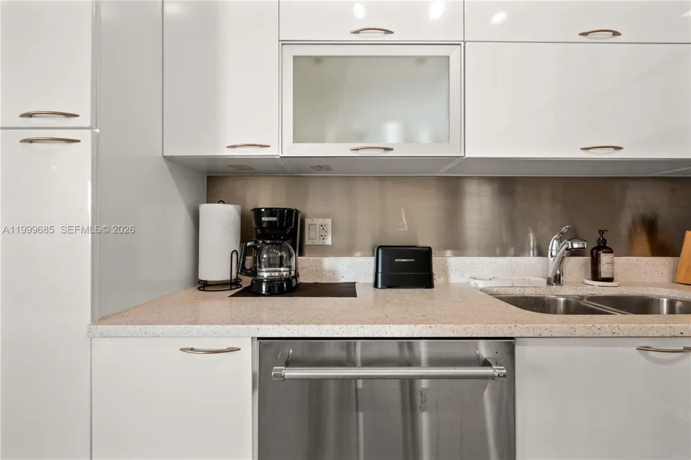 234 NE 3rd St #1704 Miami, FL 33132