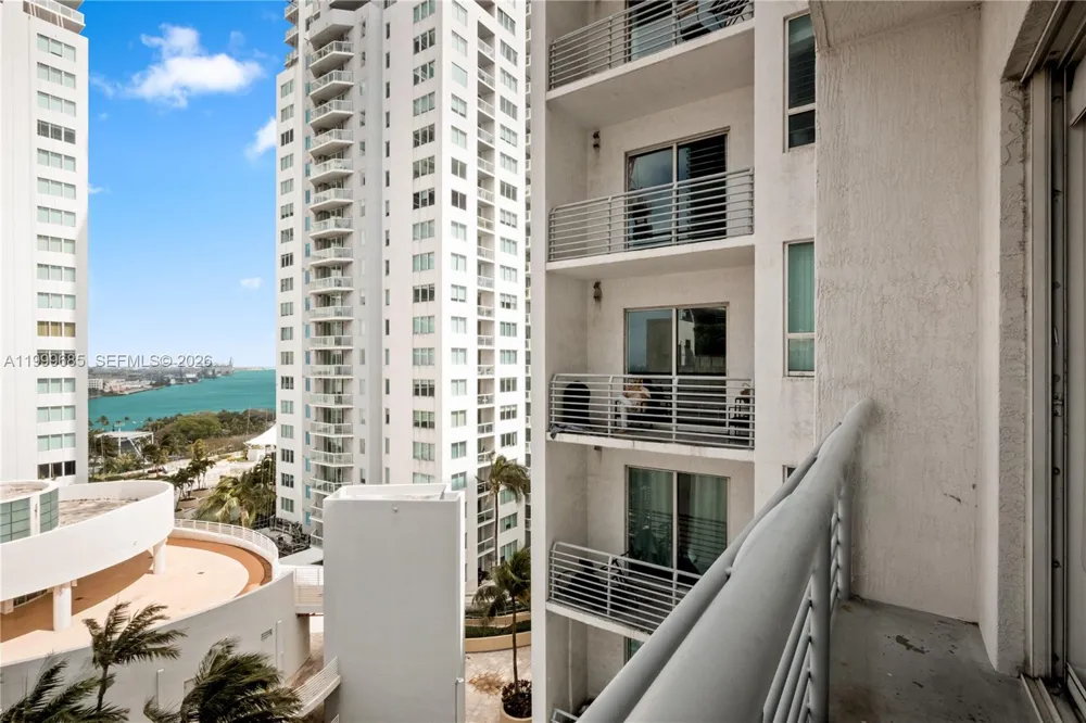 234 NE 3rd St #1704 Miami, FL 33132