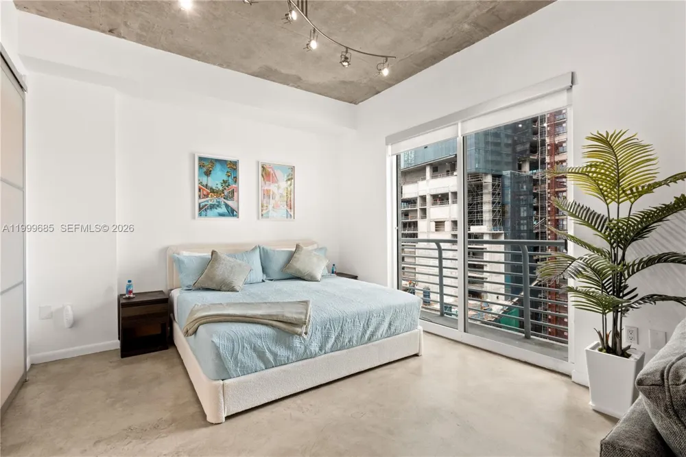 234 NE 3rd St #1704 Miami, FL 33132