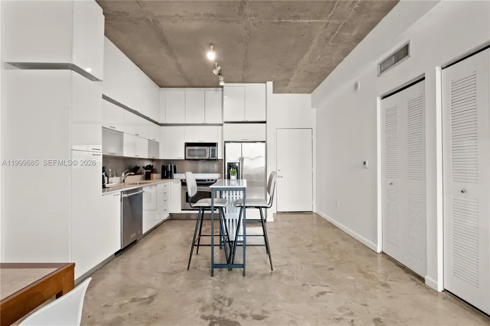 234 NE 3rd St #1704 Miami, FL 33132