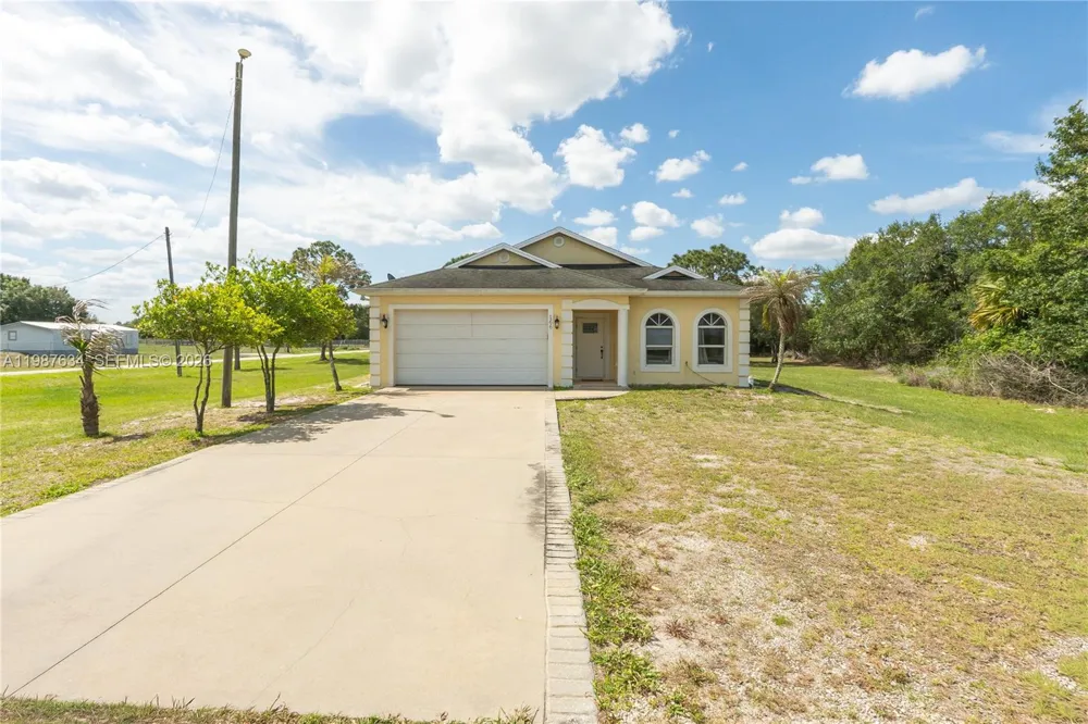 166 Pine Cone Ave Clewiston, FL 33440