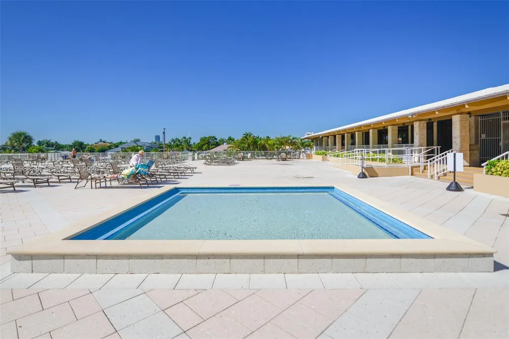 1965 S Ocean Dr #14D Hallandale Beach, FL 33009