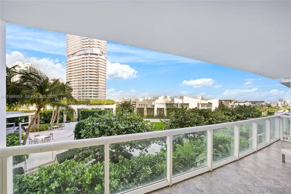 450 Alton Rd #704 Miami Beach, FL 33139