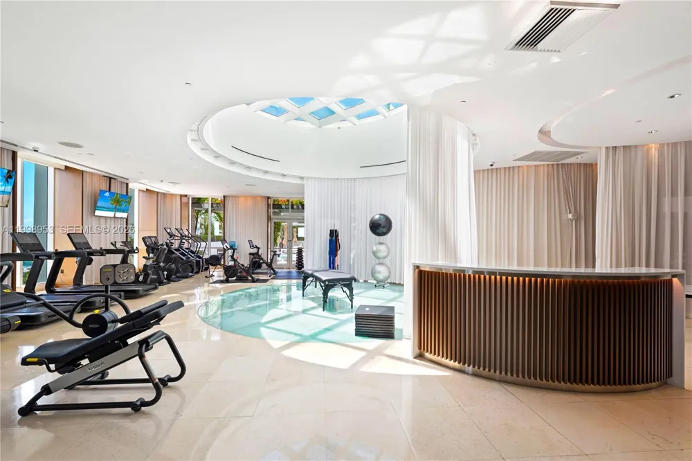 450 Alton Rd #704 Miami Beach, FL 33139