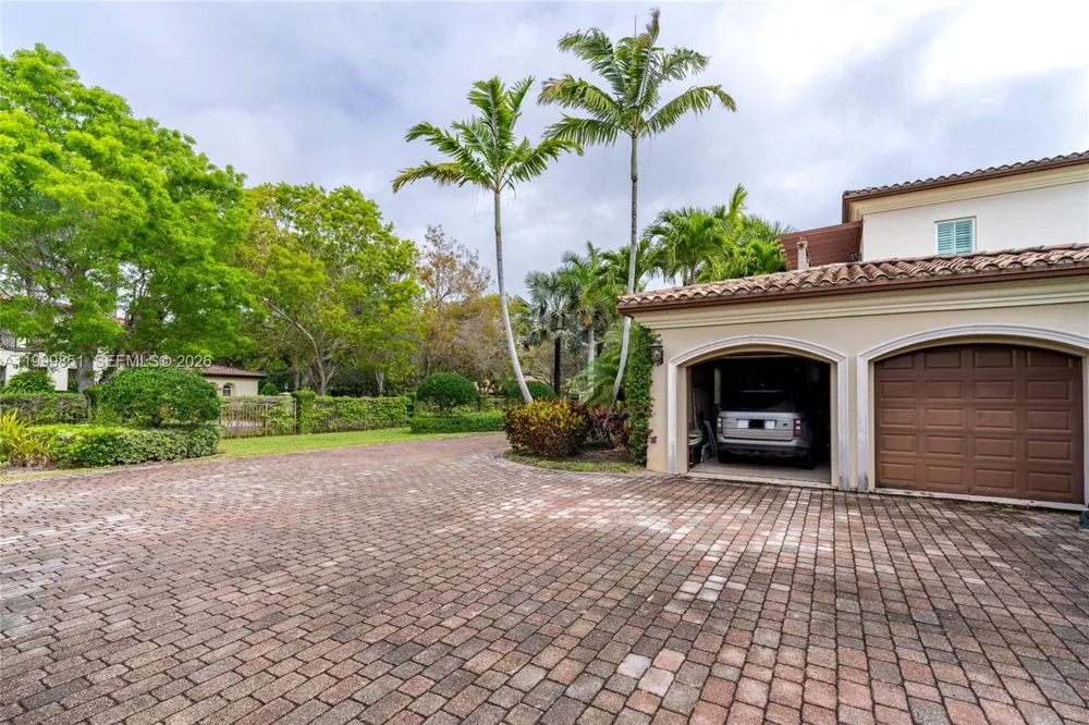 12101 Moss Ranch Rd Pinecrest, FL 33156