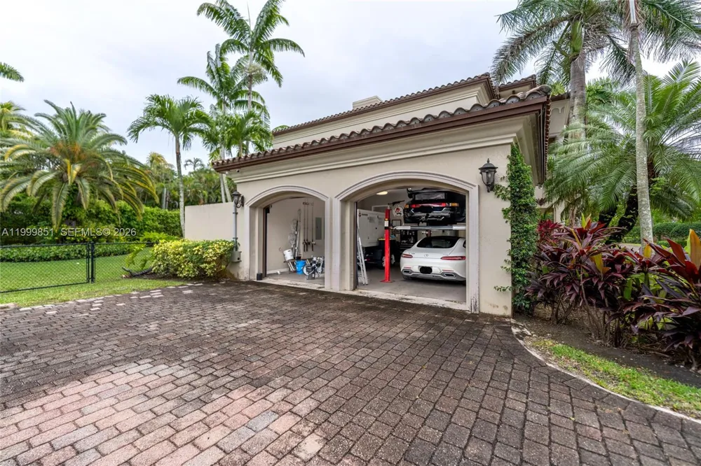 12101 Moss Ranch Rd Pinecrest, FL 33156