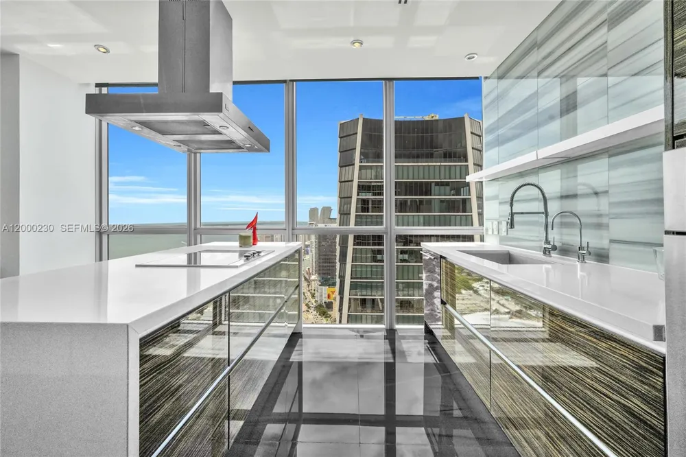 1100 Biscayne Blvd #6001 Miami, FL 33132