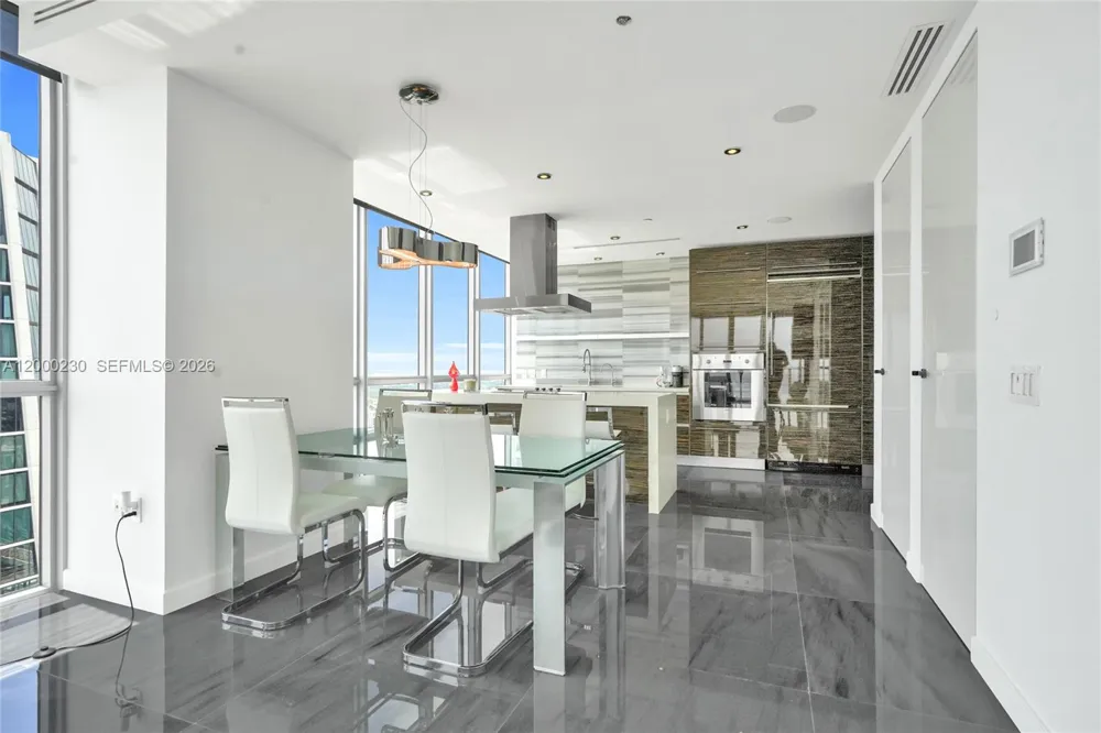 1100 Biscayne Blvd #6001 Miami, FL 33132
