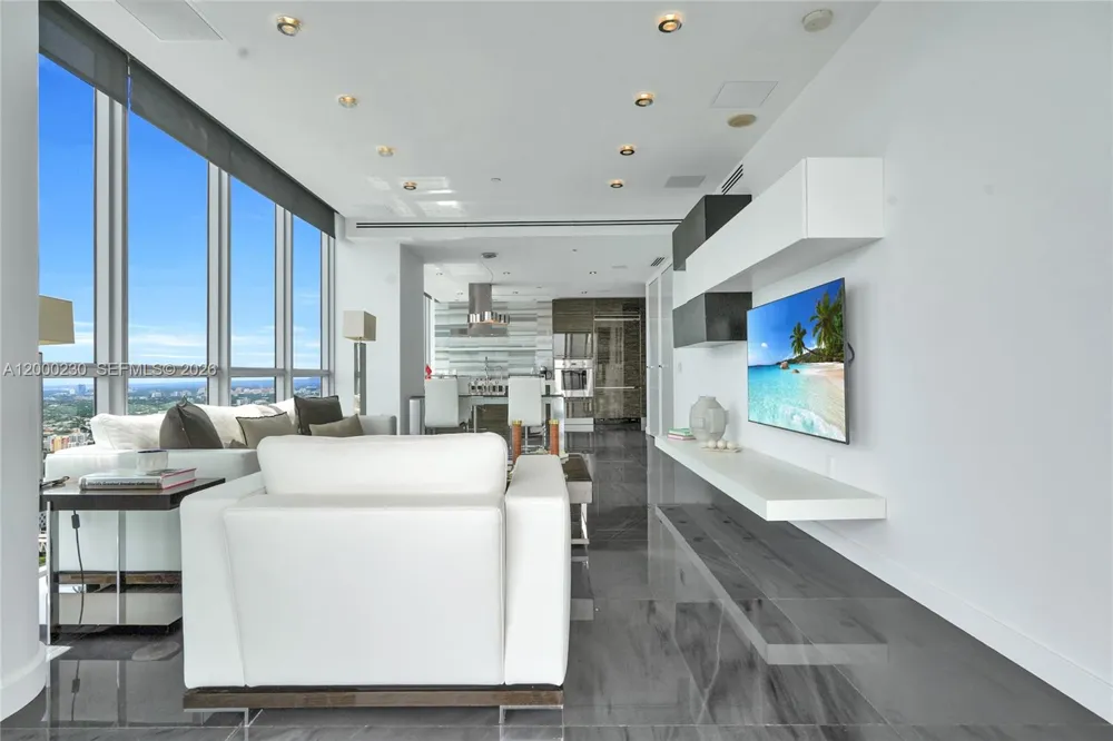 1100 Biscayne Blvd #6001 Miami, FL 33132