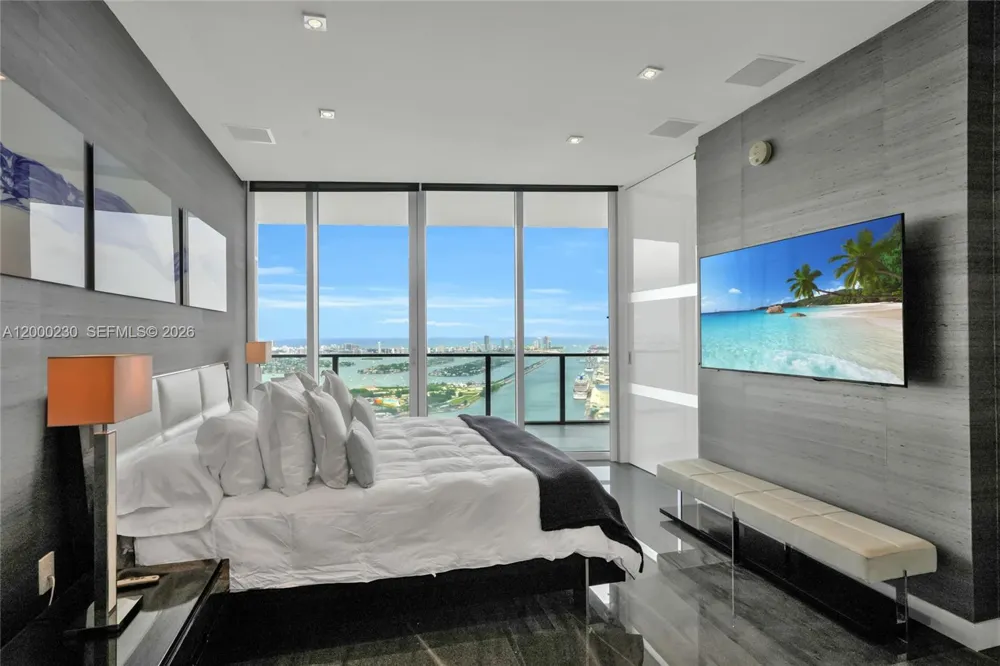 1100 Biscayne Blvd #6001 Miami, FL 33132
