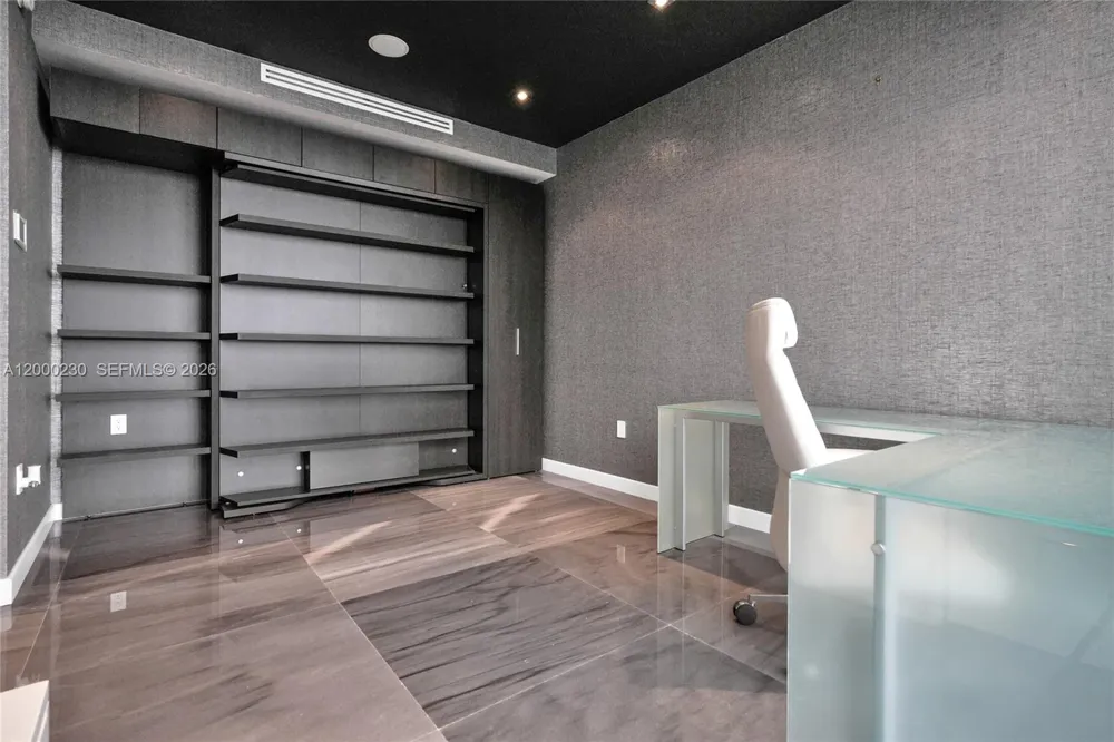 1100 Biscayne Blvd #6001 Miami, FL 33132
