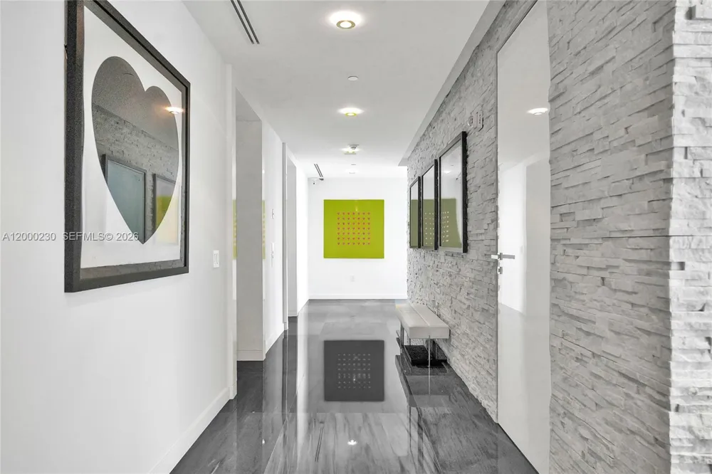 1100 Biscayne Blvd #6001 Miami, FL 33132