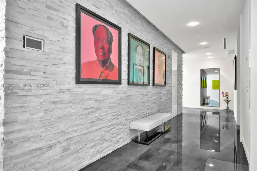 1100 Biscayne Blvd #6001 Miami, FL 33132