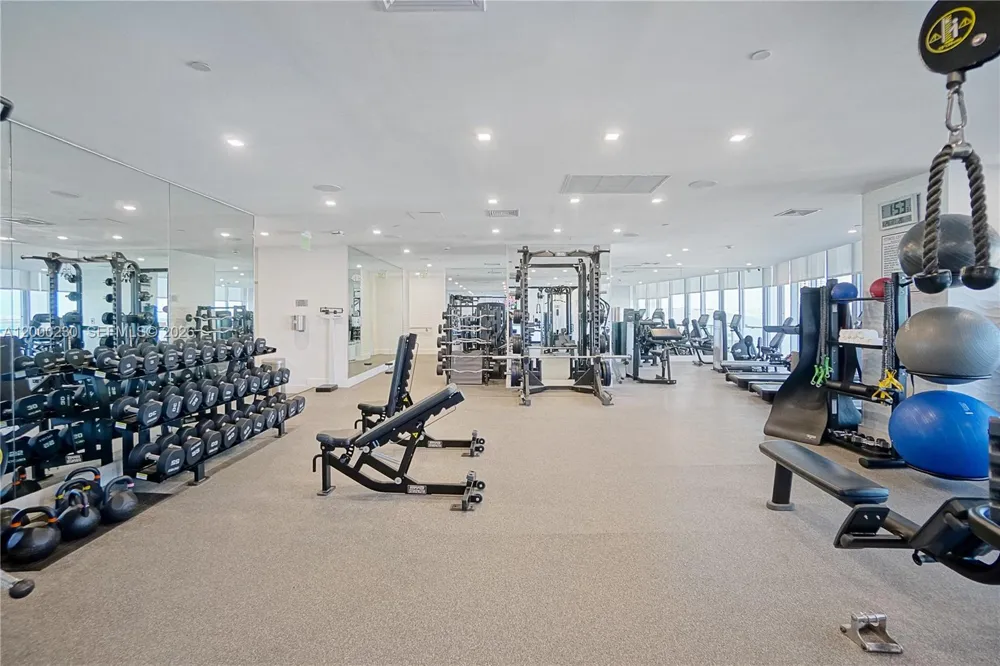 1100 Biscayne Blvd #6001 Miami, FL 33132