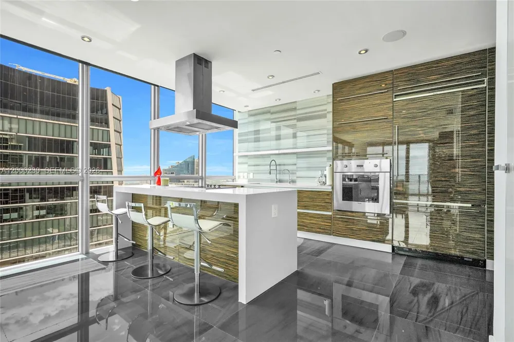 1100 Biscayne Blvd #6001 Miami, FL 33132