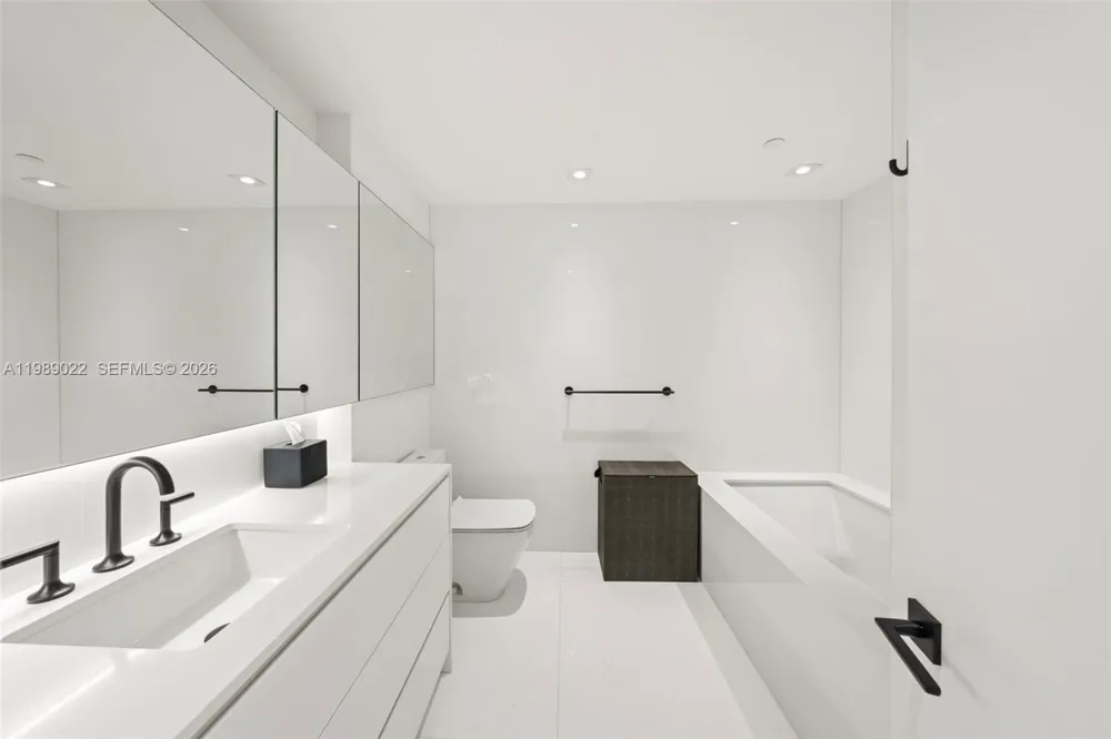 9999 Collins Ave #11J Bal Harbour, FL 33154