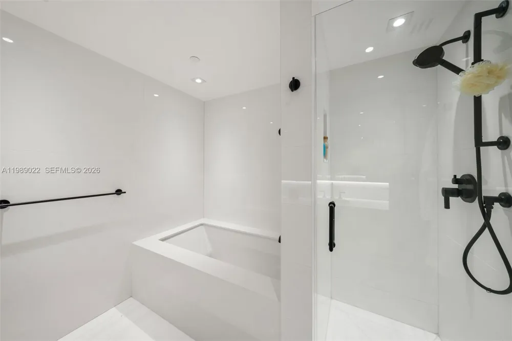9999 Collins Ave #11J Bal Harbour, FL 33154