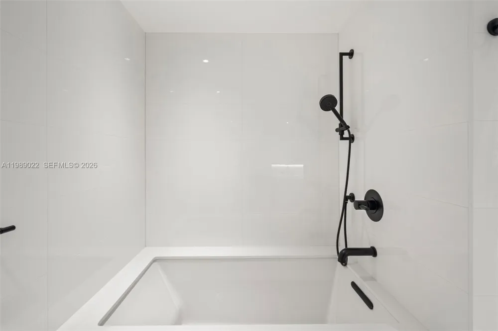 9999 Collins Ave #11J Bal Harbour, FL 33154