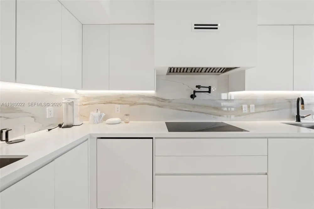 9999 Collins Ave #11J Bal Harbour, FL 33154