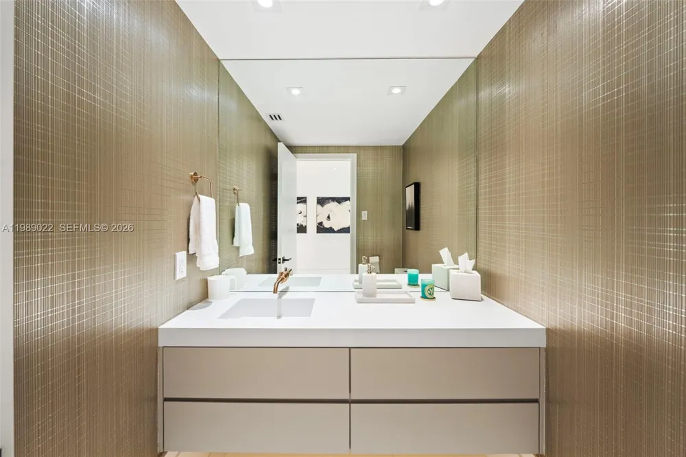 9999 Collins Ave #11J Bal Harbour, FL 33154