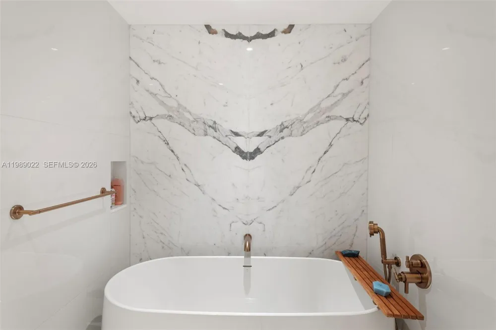 9999 Collins Ave #11J Bal Harbour, FL 33154